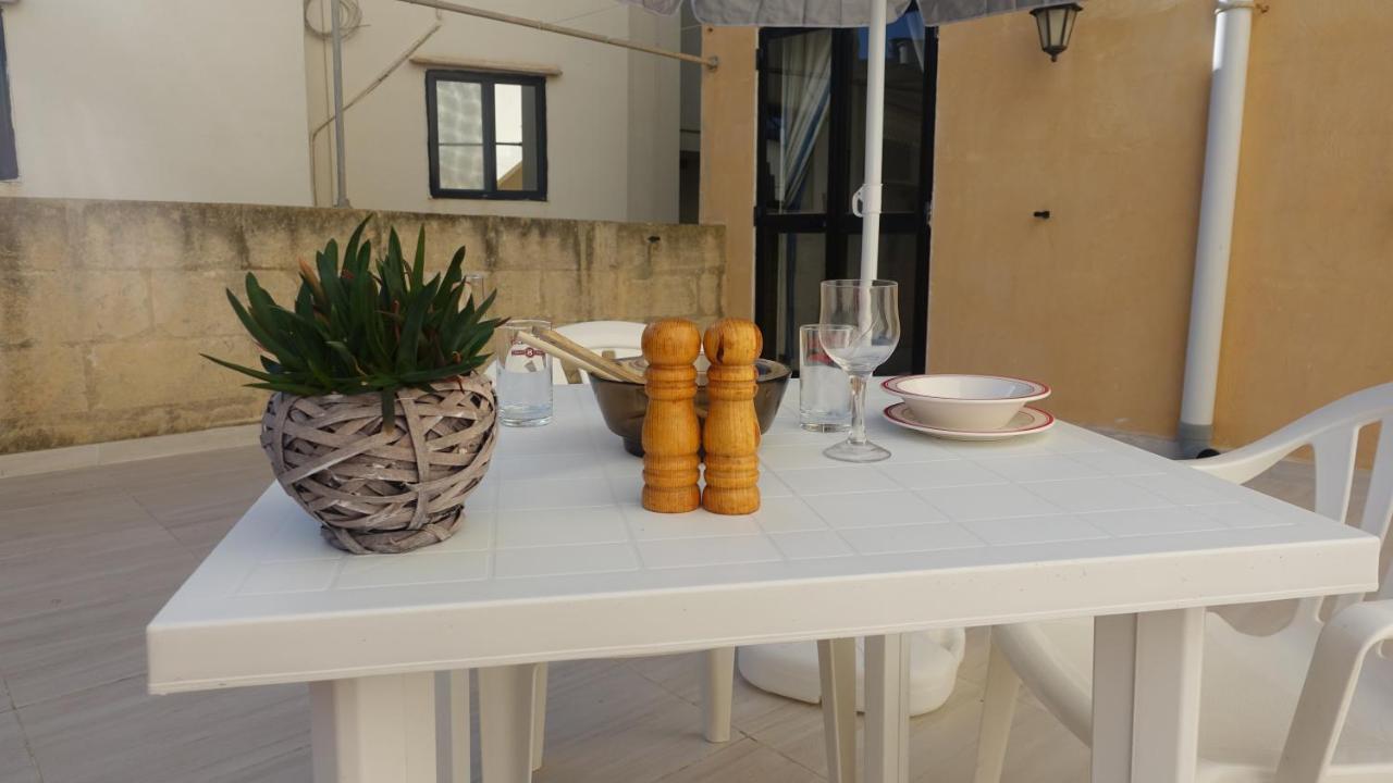Mamina'S House Apartamento Bahrija Exterior foto